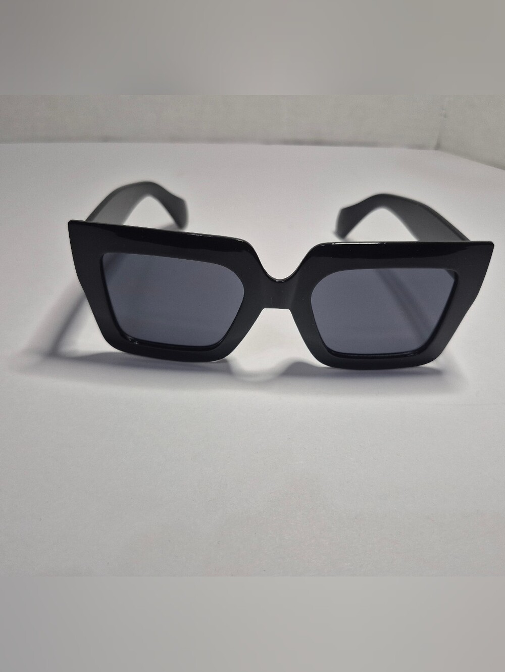 Black Rectangular Women's Sunglasses - Stylish UV Shades